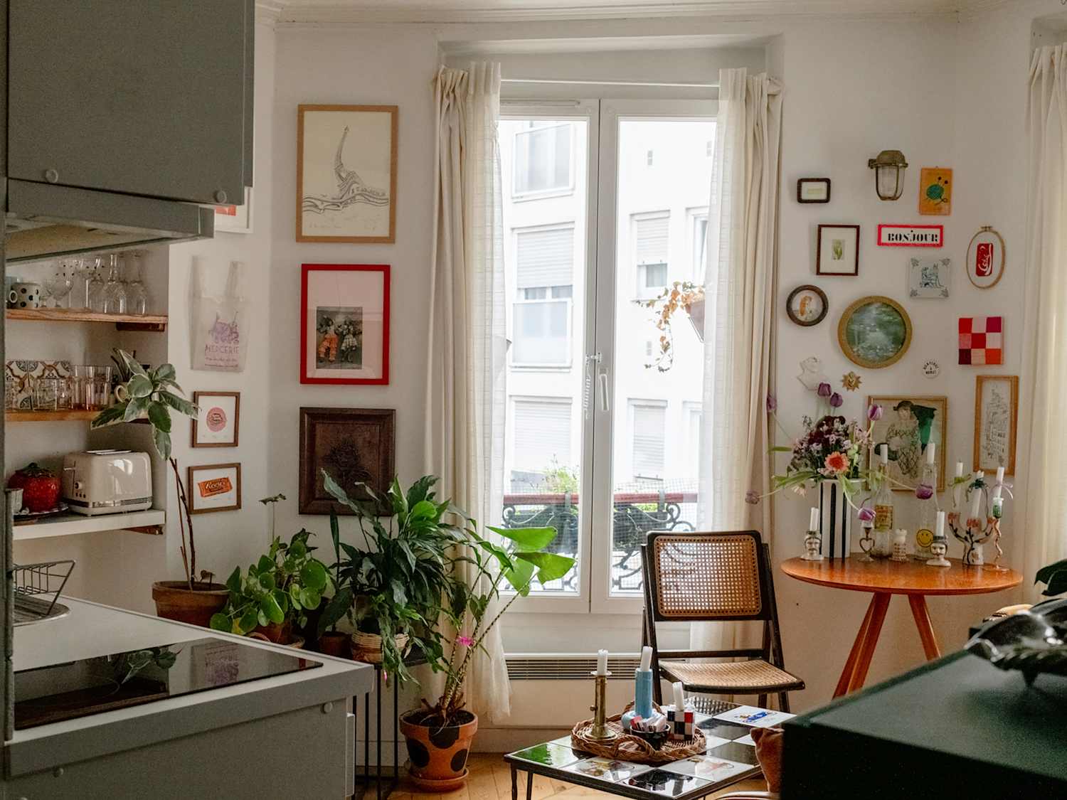 ホビー・楽器・アート Paris apartment tours-paris-sara-w-lead